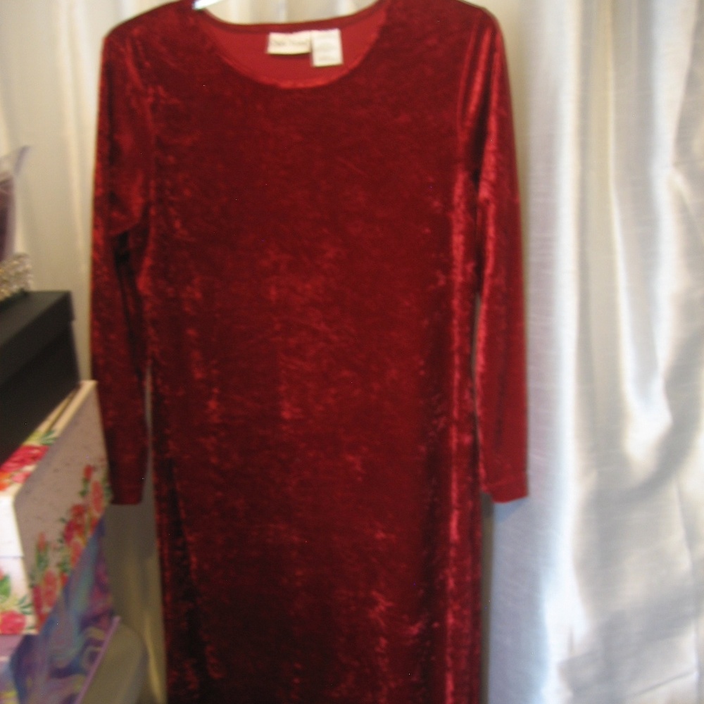 New Visions Junior Size Maroon Crushed Velvet Long Sleeve Dress Sz L/12-14 NWNT